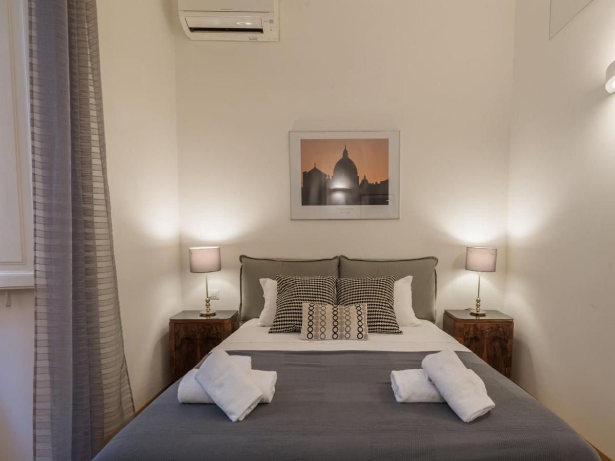 The Best Rent - Elegant Flat Near Colosseum Roma Exterior foto